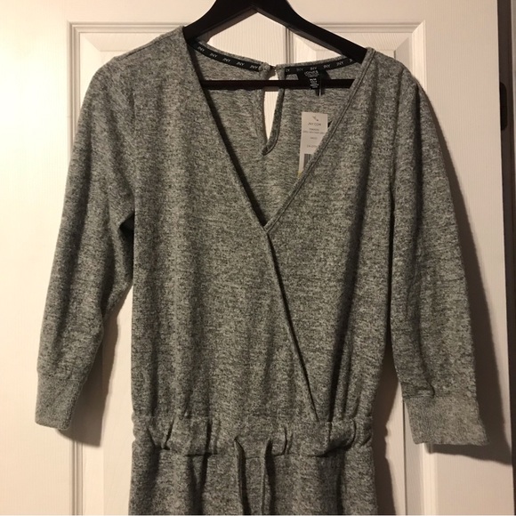 👗NWT Jones New York Soft Faux Wrap Jumpsuit Medium - Picture 4 of 16